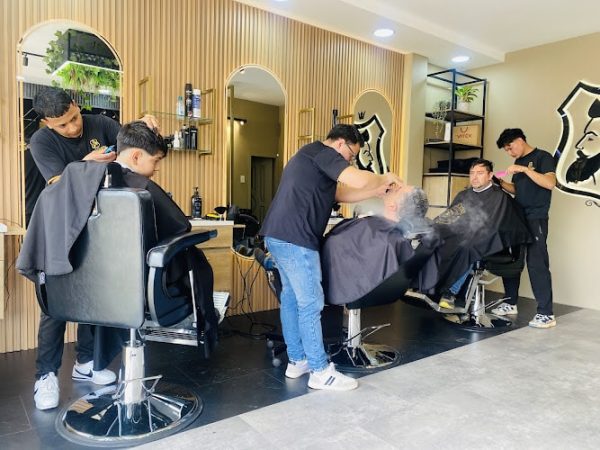 Negocio Bárbaros Barber Shop El Valle