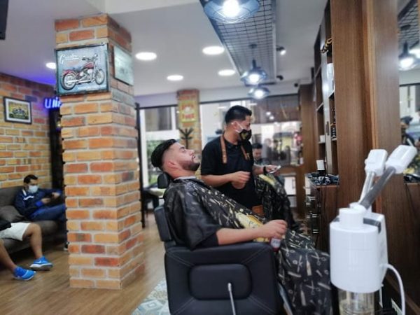 Negocio Barbaros Barber Shop
