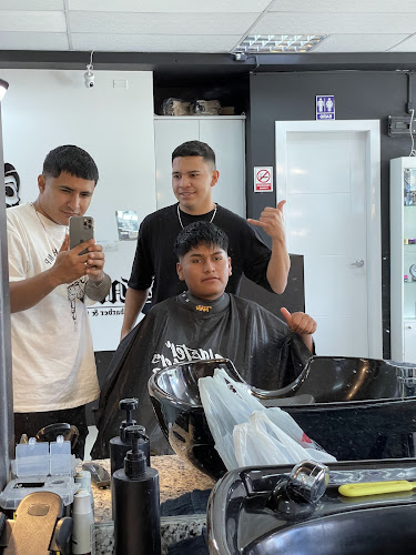 Negocio Men’s Barber & Academy - Shyris