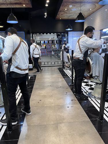 Negocio The Cave • Mall El Jardín